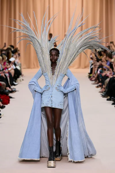 Look 26